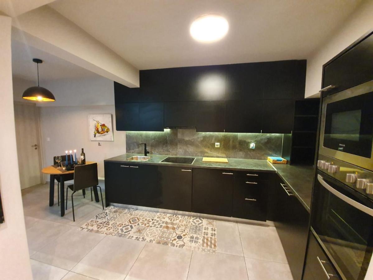 Romantic Jacuzzi Apartment Athens Exterior photo