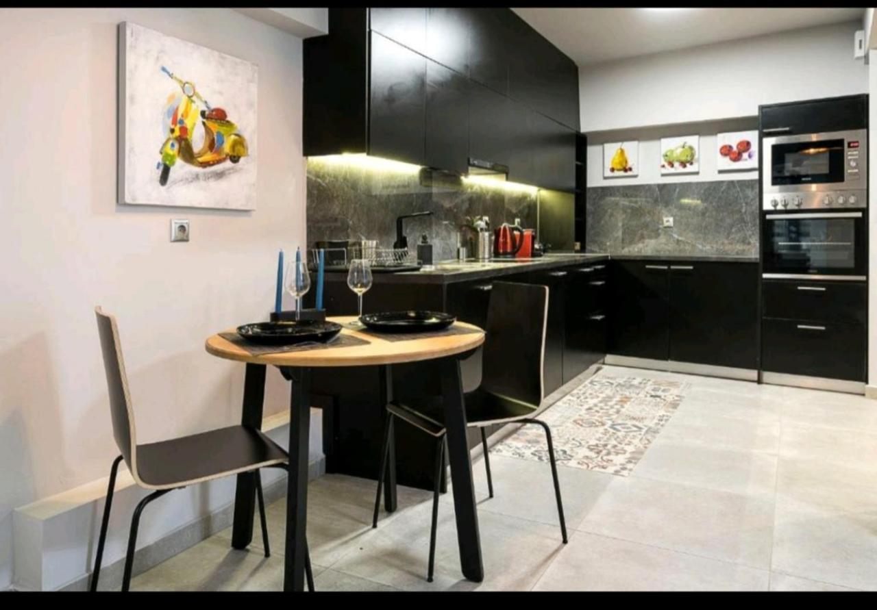Romantic Jacuzzi Apartment Athens Exterior photo
